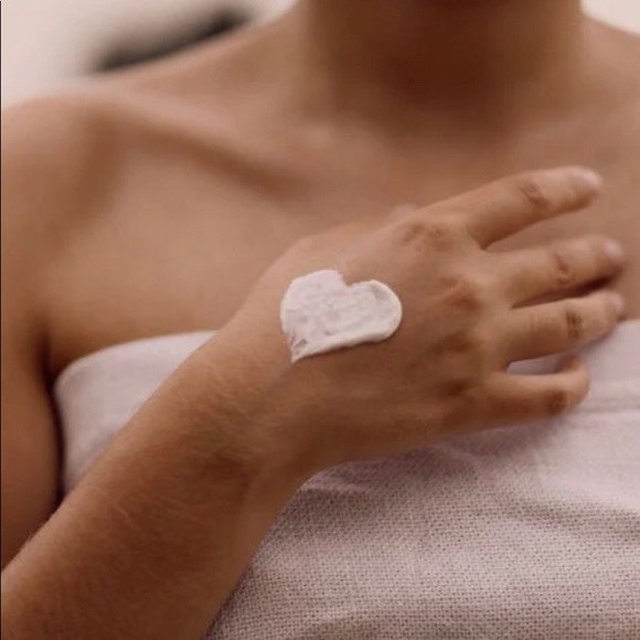 COPY - COPY - Loccitane Shea Butter Hand Cream - Picture 3 of 5